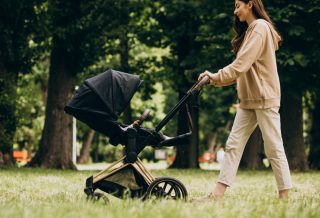 Équipements indispensables pour les sorties avec bébé : notre sélection !
